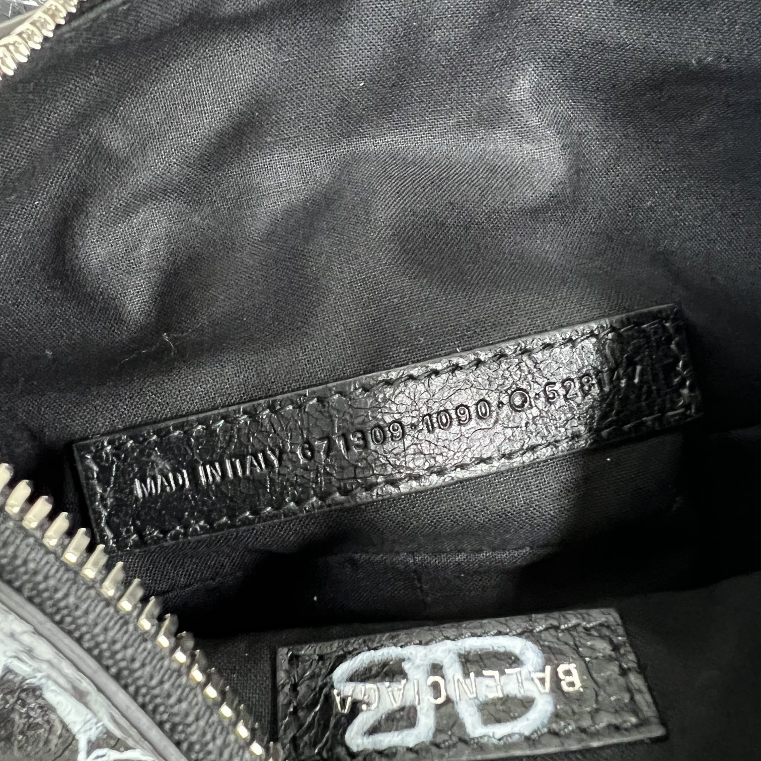 Balenciag Le Cagole Bag 02