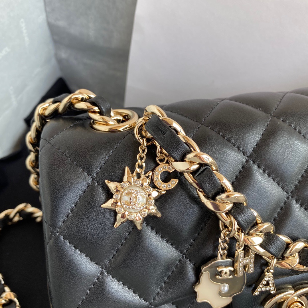 Ch**el Flap Lambskin Bag 20CM 