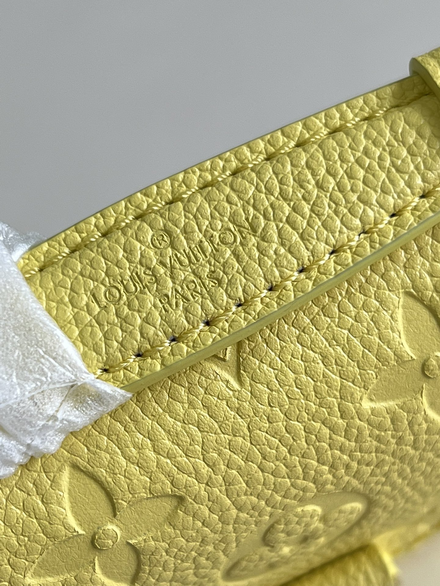 L0vis Vvtt0n Pochette Metis Mini Bag Yellow