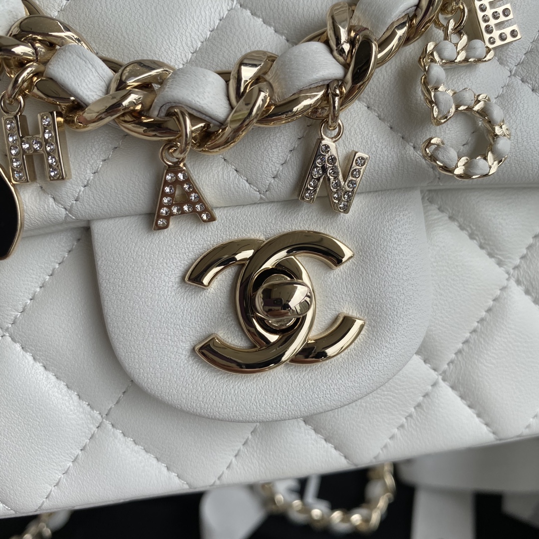 Ch**el Flap Lambskin Bag 20CM AS2326