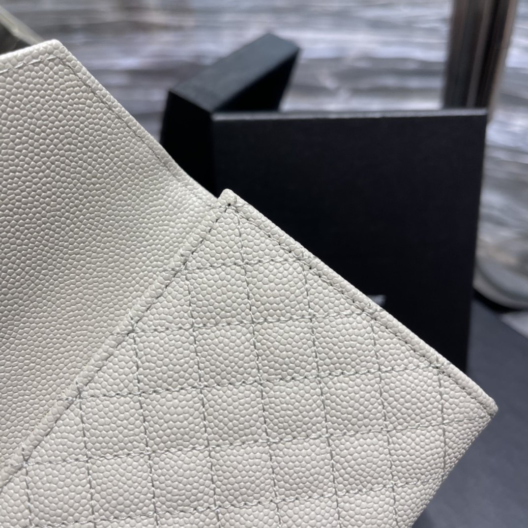 Y51 Caviar White With Gold Hardware Wallet A026K