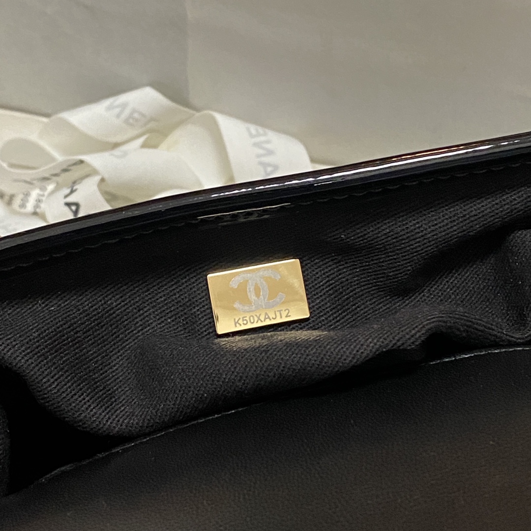 Ch**el Mini Flap Bag Patent Leather 17cm 