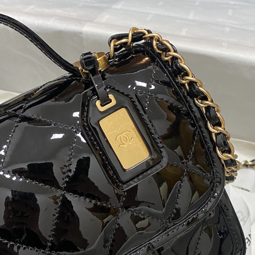 Ch**el Mini Flap Bag Patent Leather 17cm 