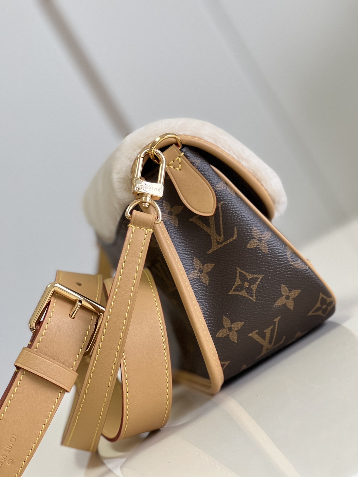 L0vis Vvtt0n Diane Bag M46317 