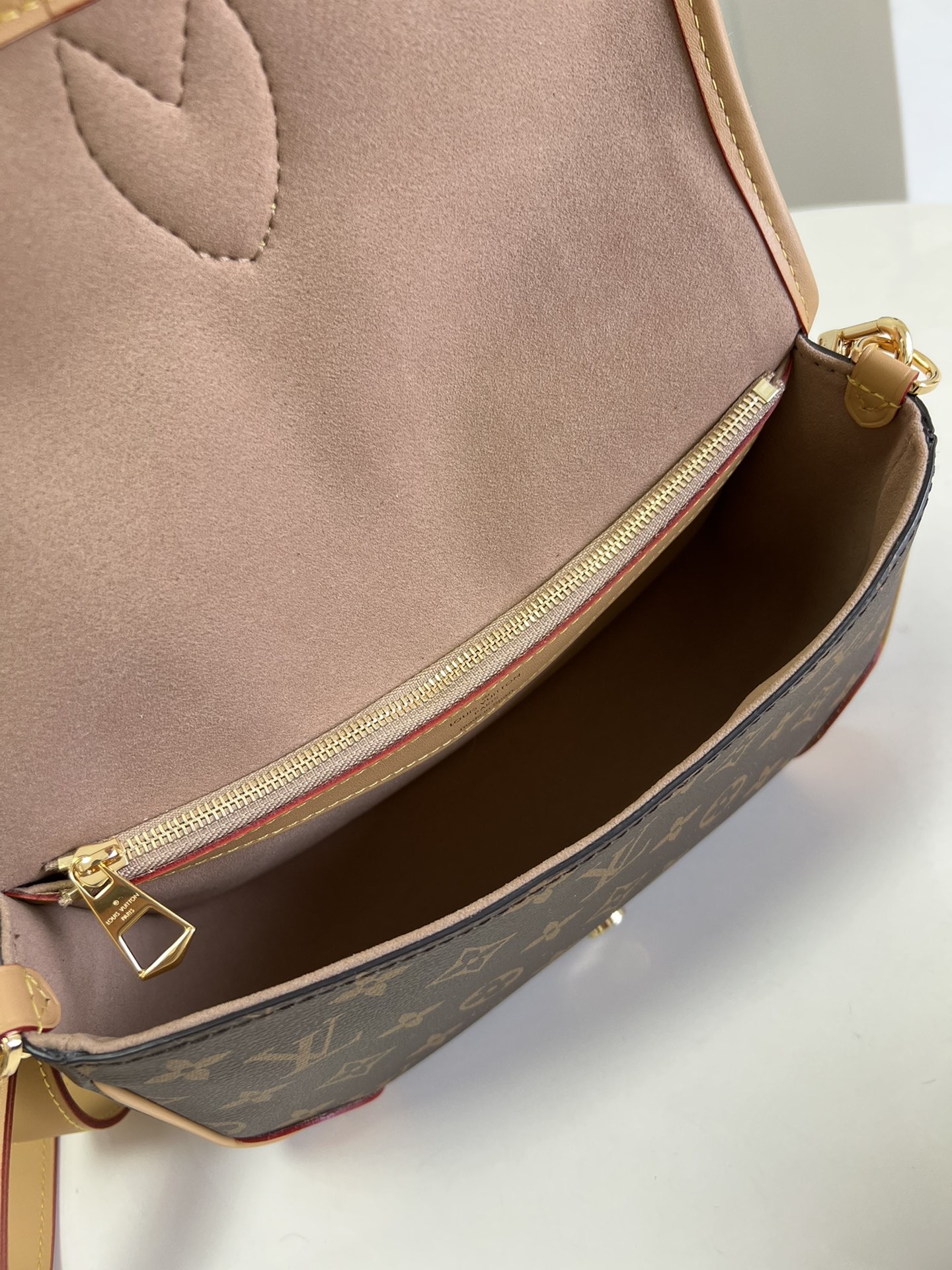 L0vis Vvtt0n Diane Bag M46317 