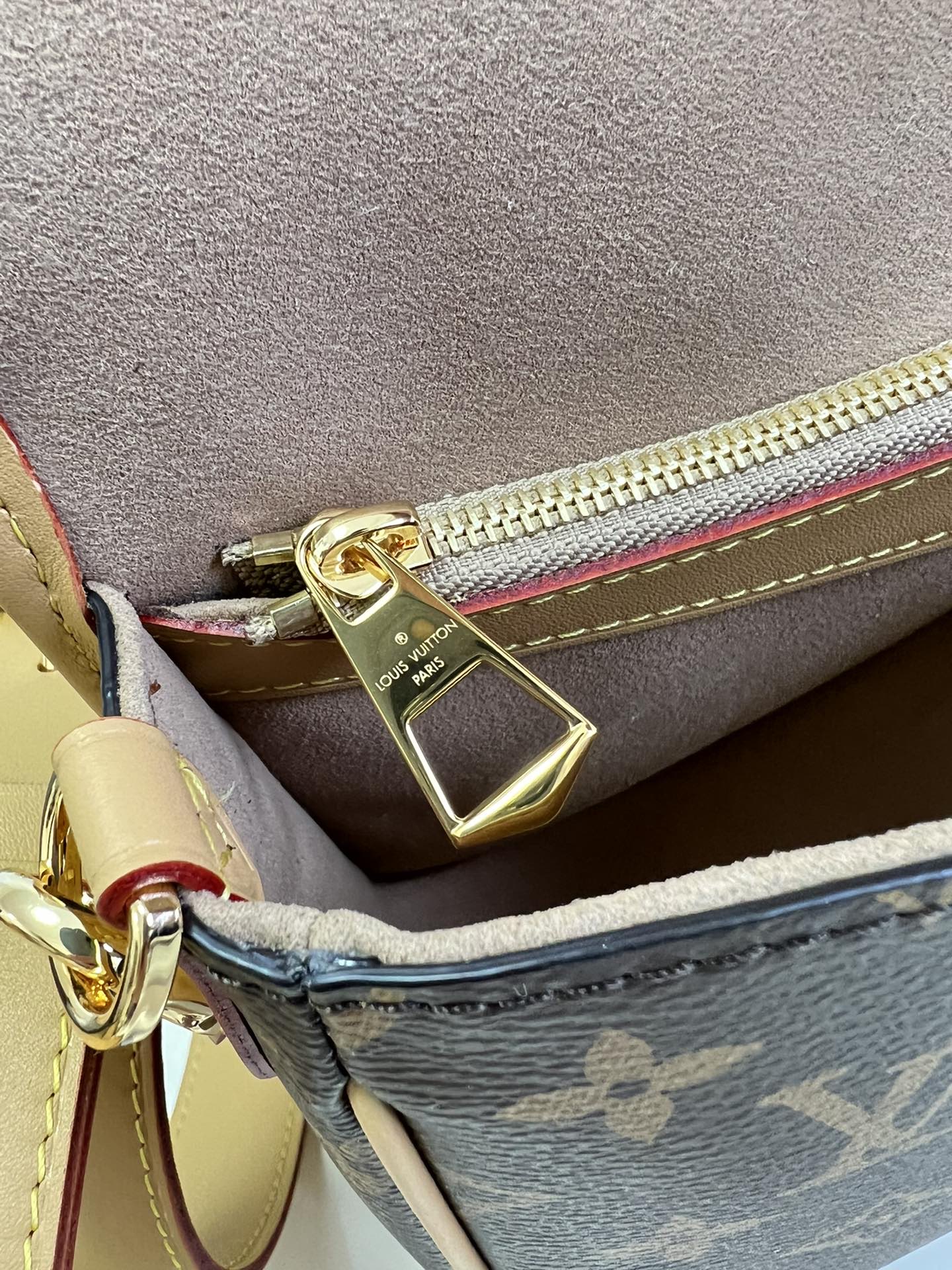 L0vis Vvtt0n Diane Bag M46317 