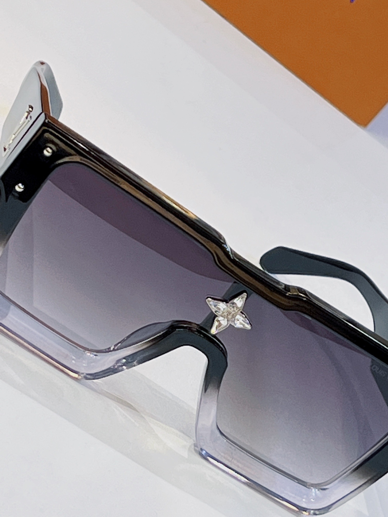 L0vis Vvtt0n Sunglasses