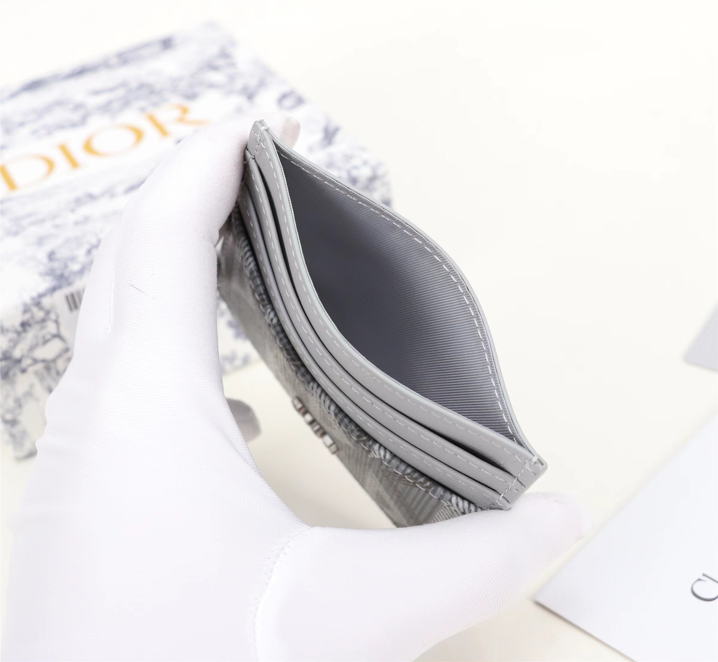 D10r Men Card Holder Grey