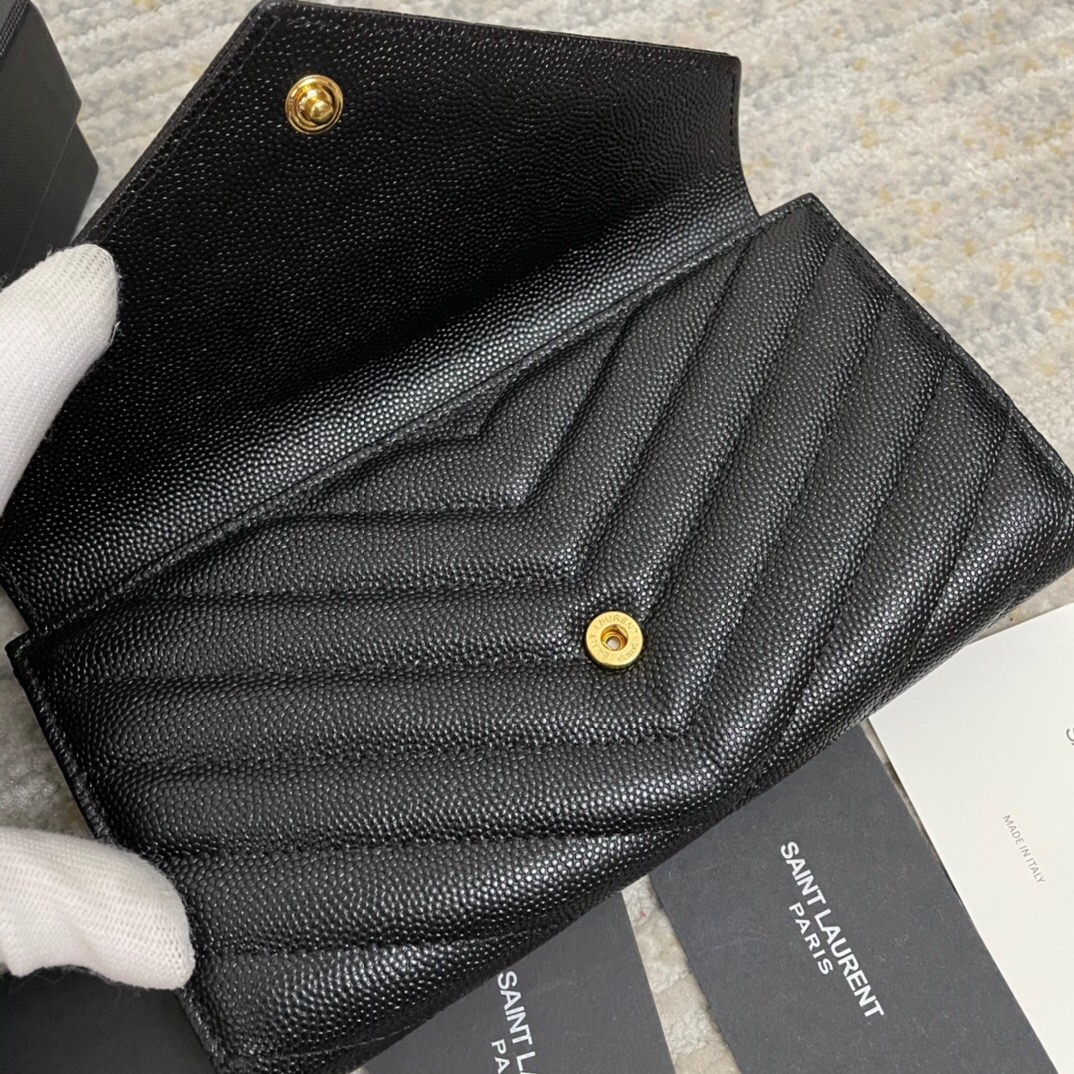 Y51 Calfskin With Gold Buckle Wallet In Black