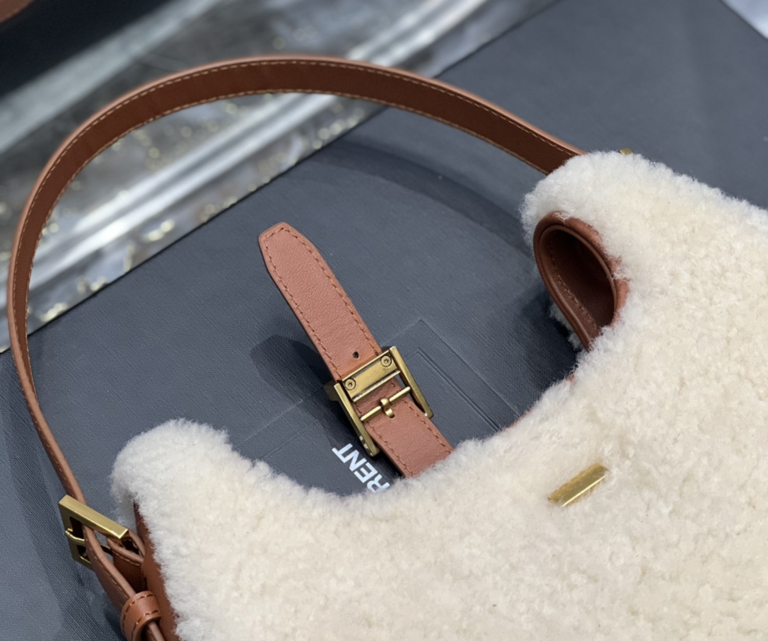 Y51 Handle Bag