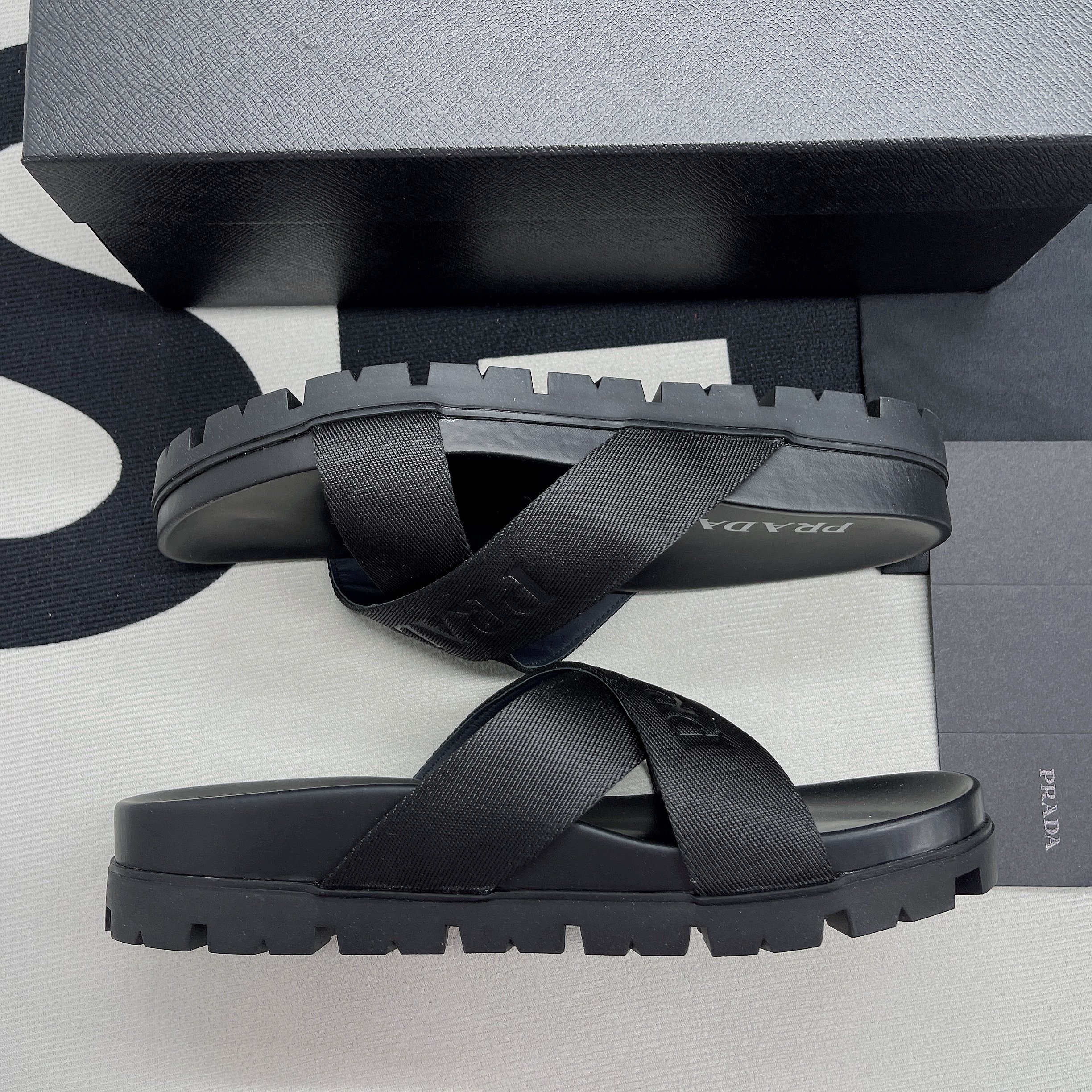 Pra*a Slippers