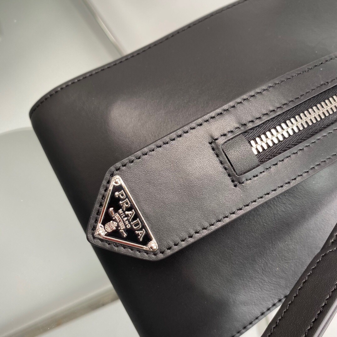Pra*a Medium S*pernova Handbag