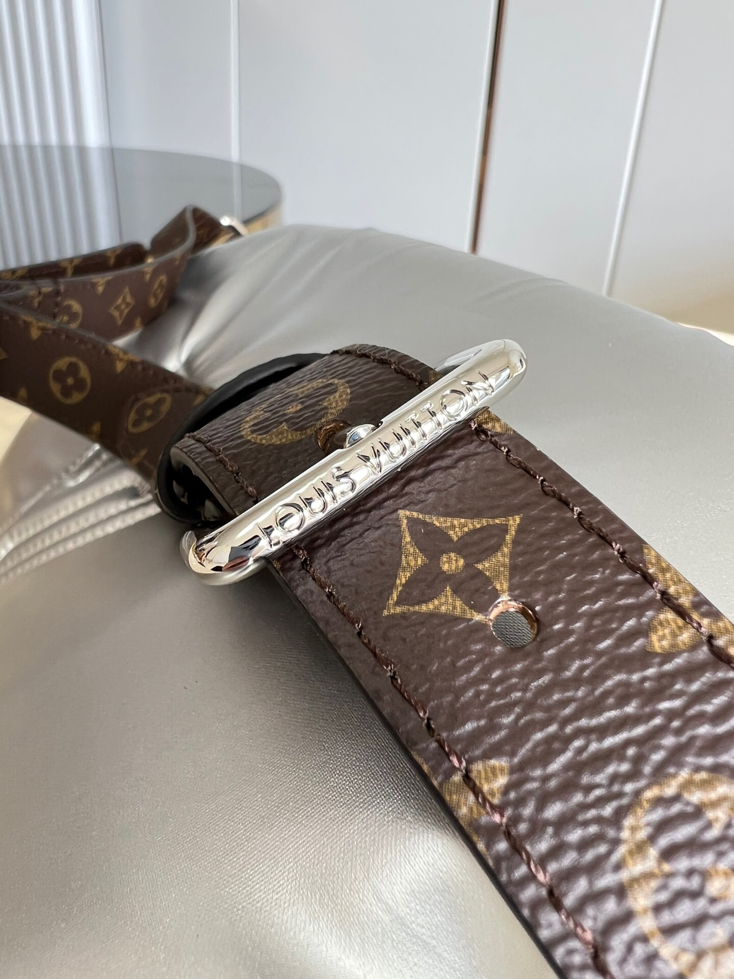 L0vis Vvtt0n Bumbag Silver M20971