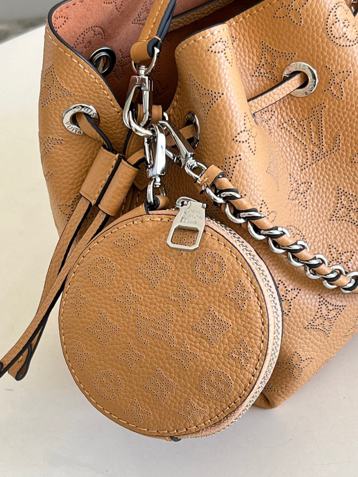 L0vis Vvtt0n Bella Bag Brown M57068