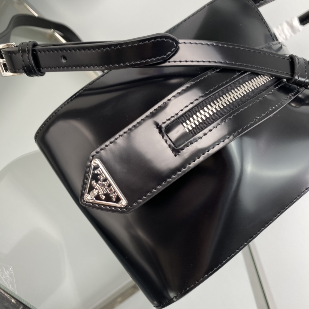 Pra*a Medium S*pernova Handbag Black 1BA365