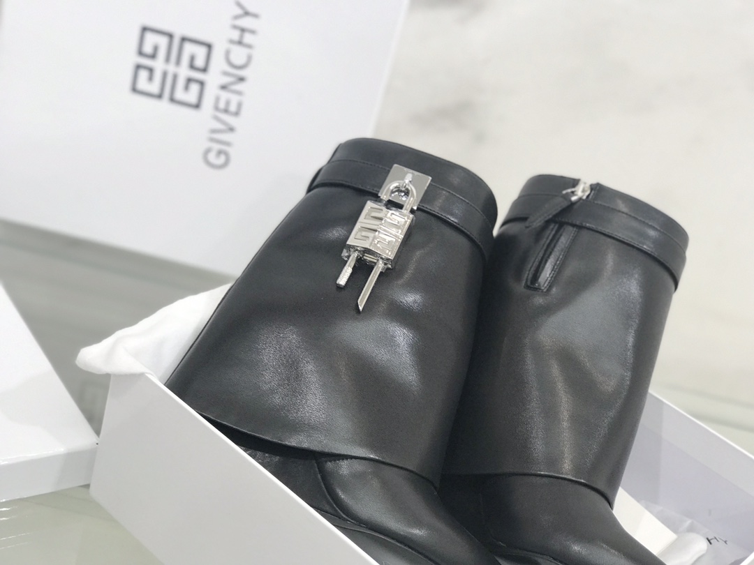Givenchy Boots Black