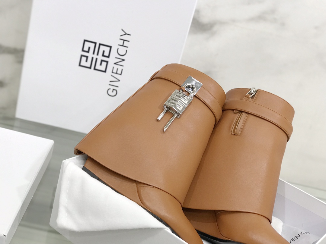Givenchy Boots Brown