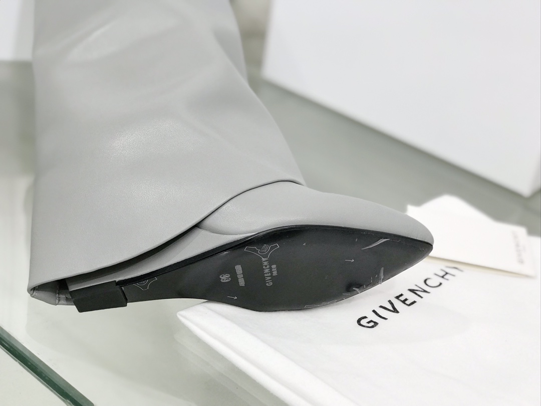 Givenchy Boots Grey 02