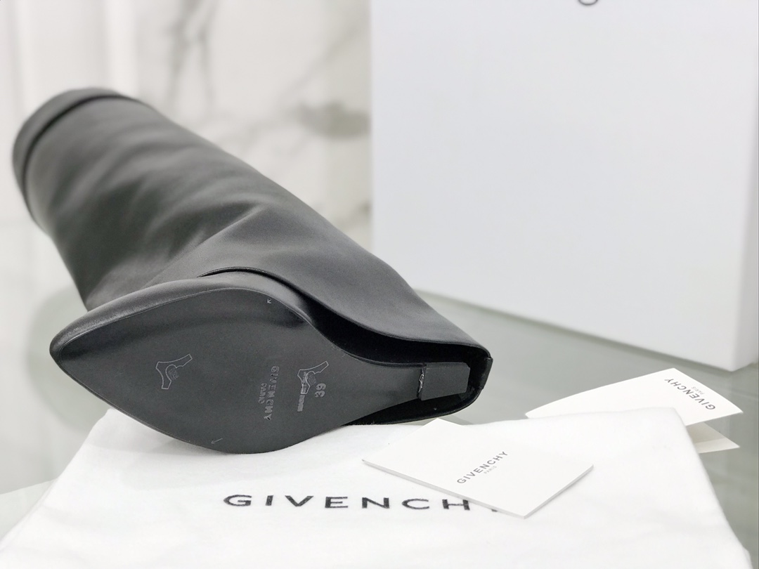 Givenchy Shark Lock ankle boots in black calfskin leather