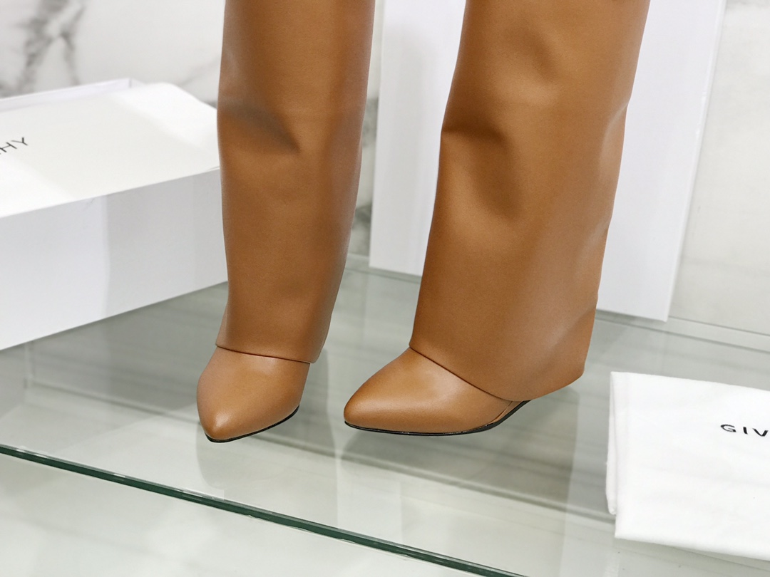 Givenchy Boots Brown 02