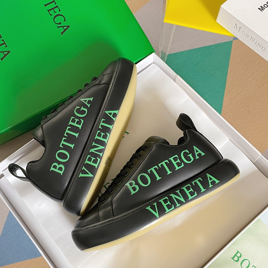 B0tt*ga Ven*ta Sneaker Black