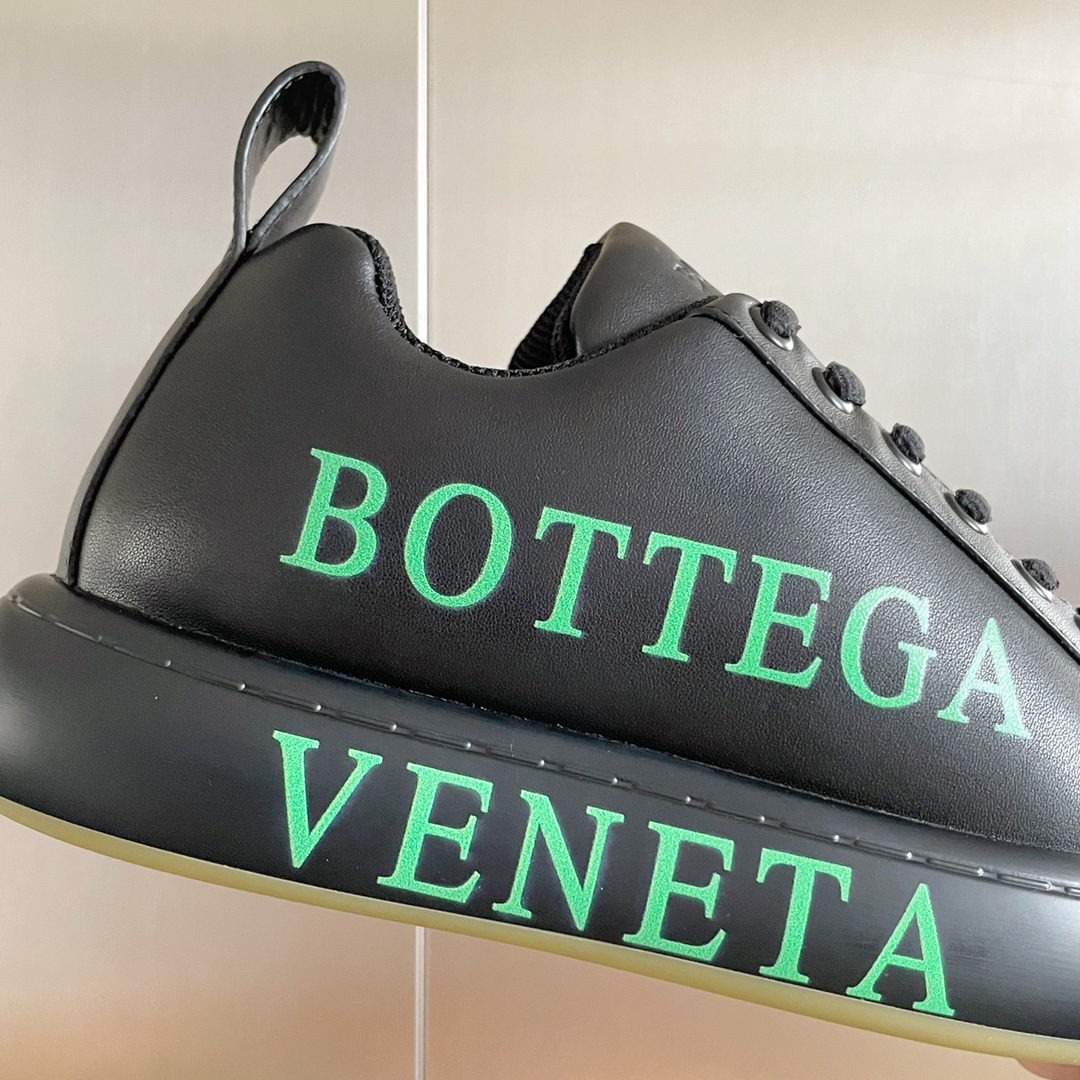 B0tt*ga Ven*ta Sneaker Black