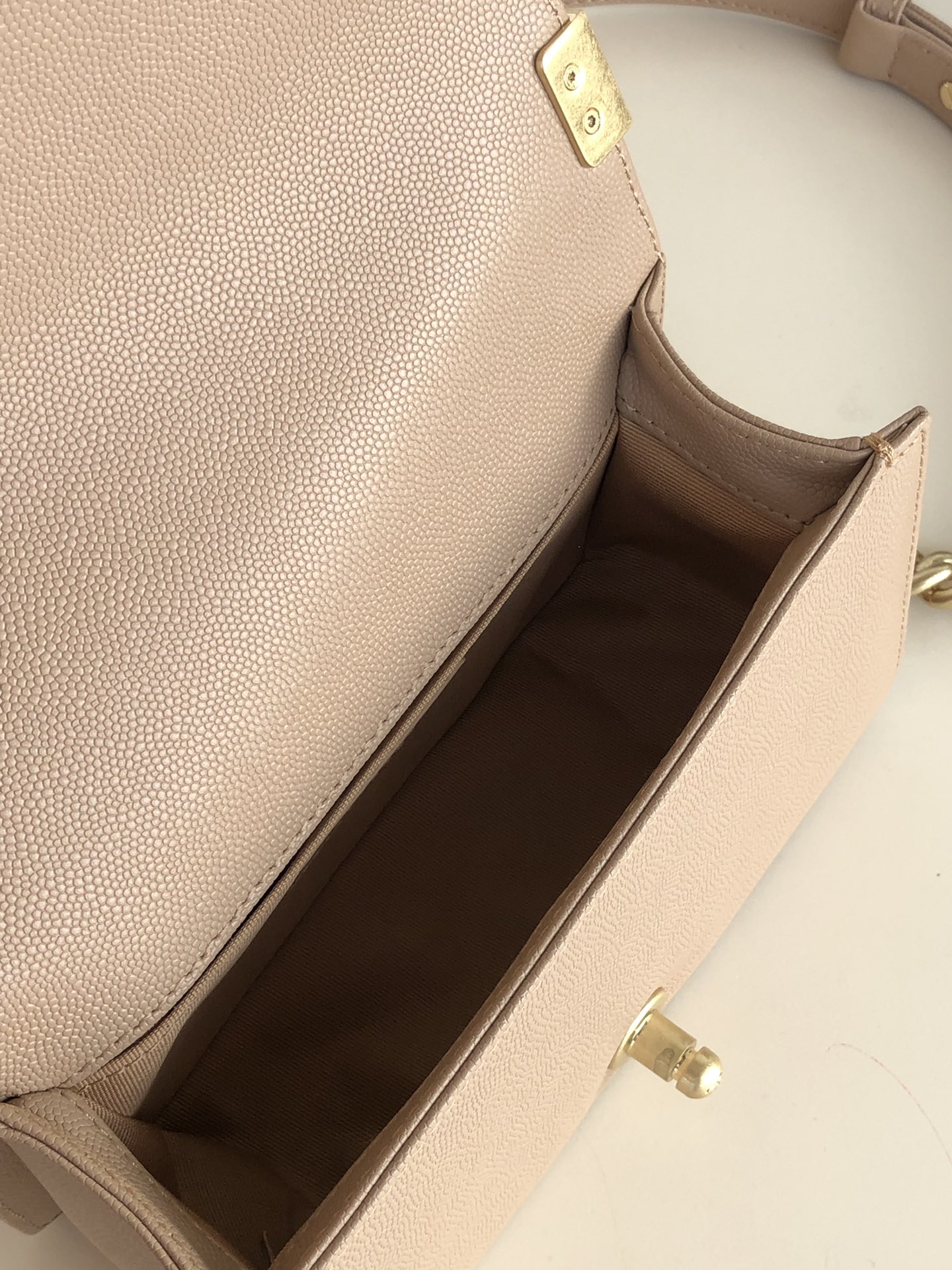 Ch**el Boy Bag Caviar 20cm