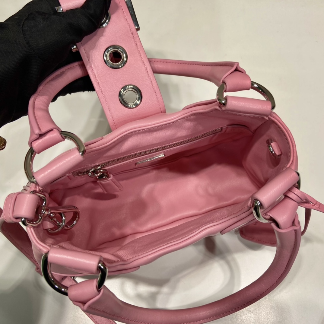 Pra*a Moon Hand Bag Pink