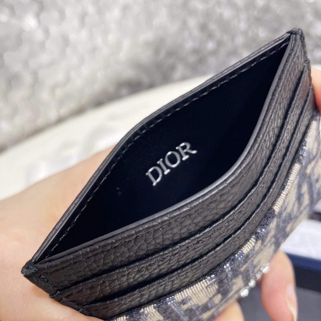 D10r Oblique Card Holder 