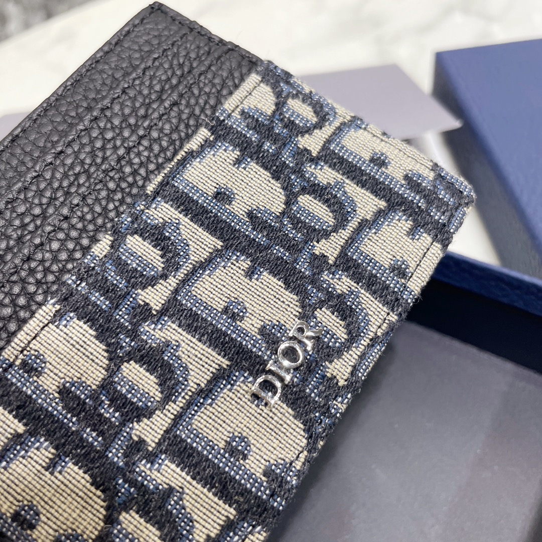 D10r Oblique Card Holder 