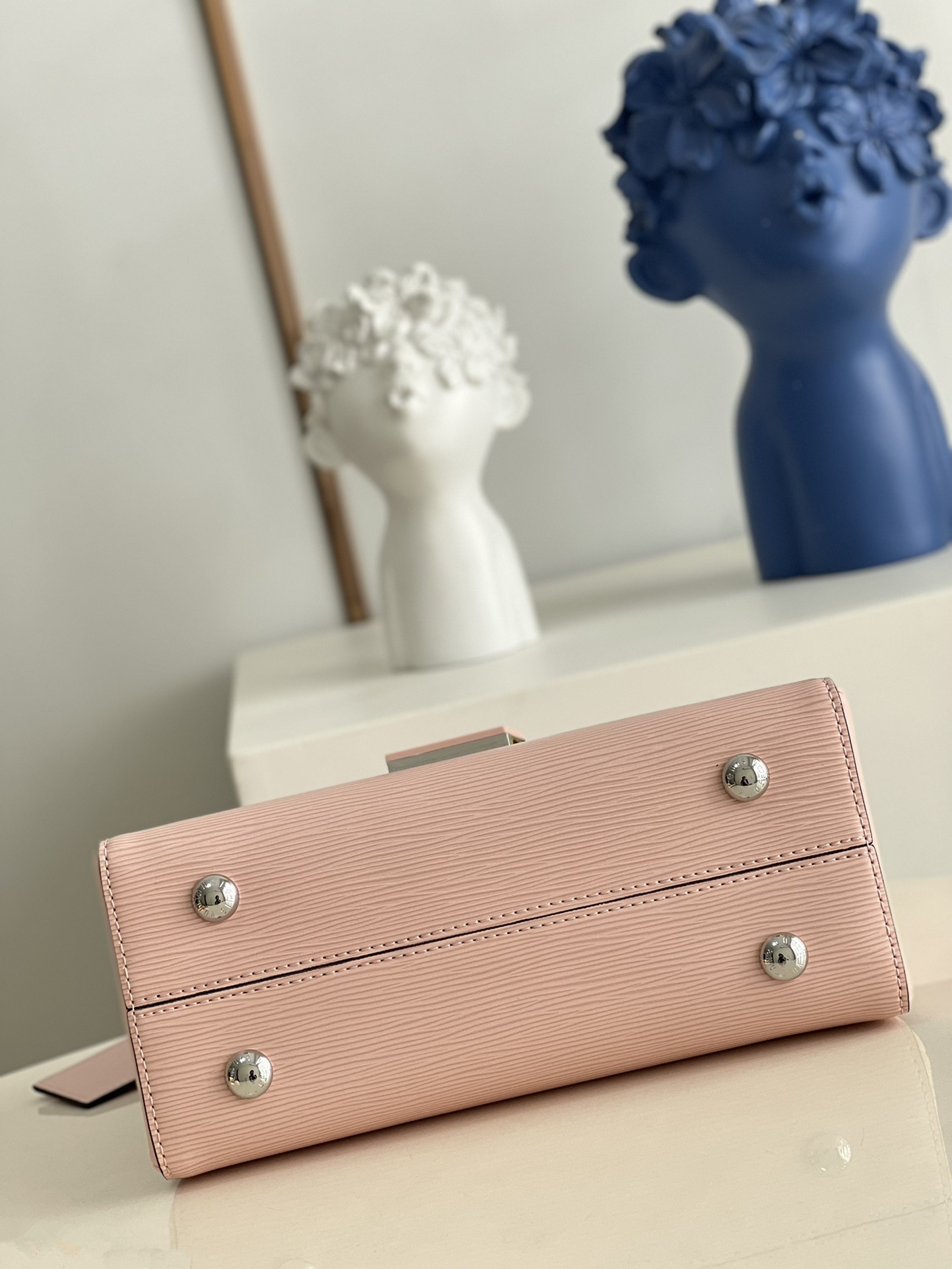 L0vis Vvtt0n Grenelle M53695 Pink 