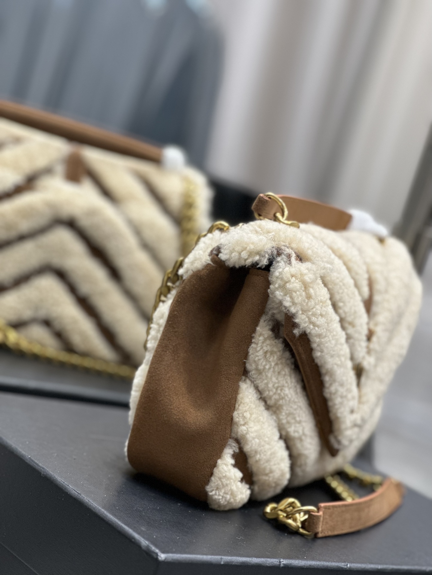 Y51 LouLou shoulder Bag 24CM 02