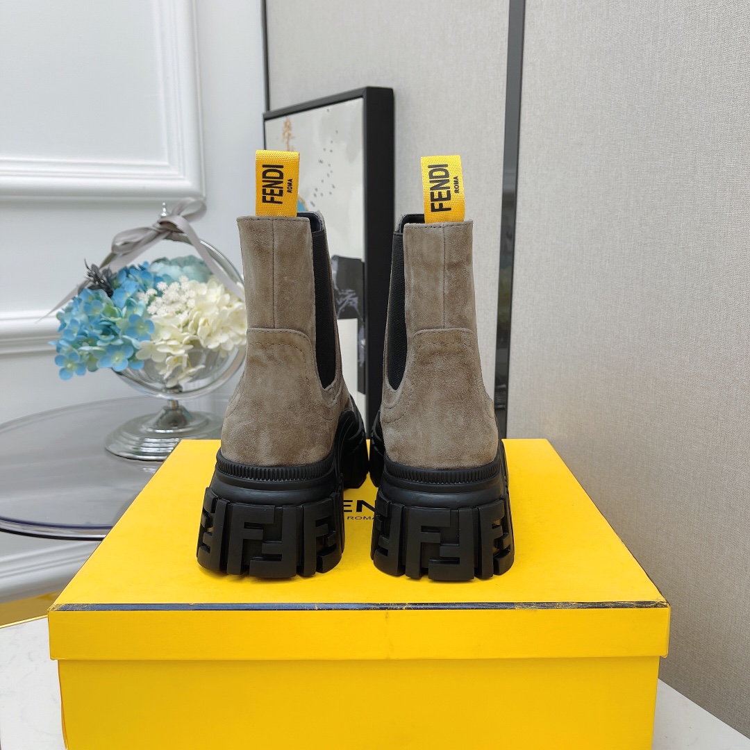 F**di Boots 5cm Grey