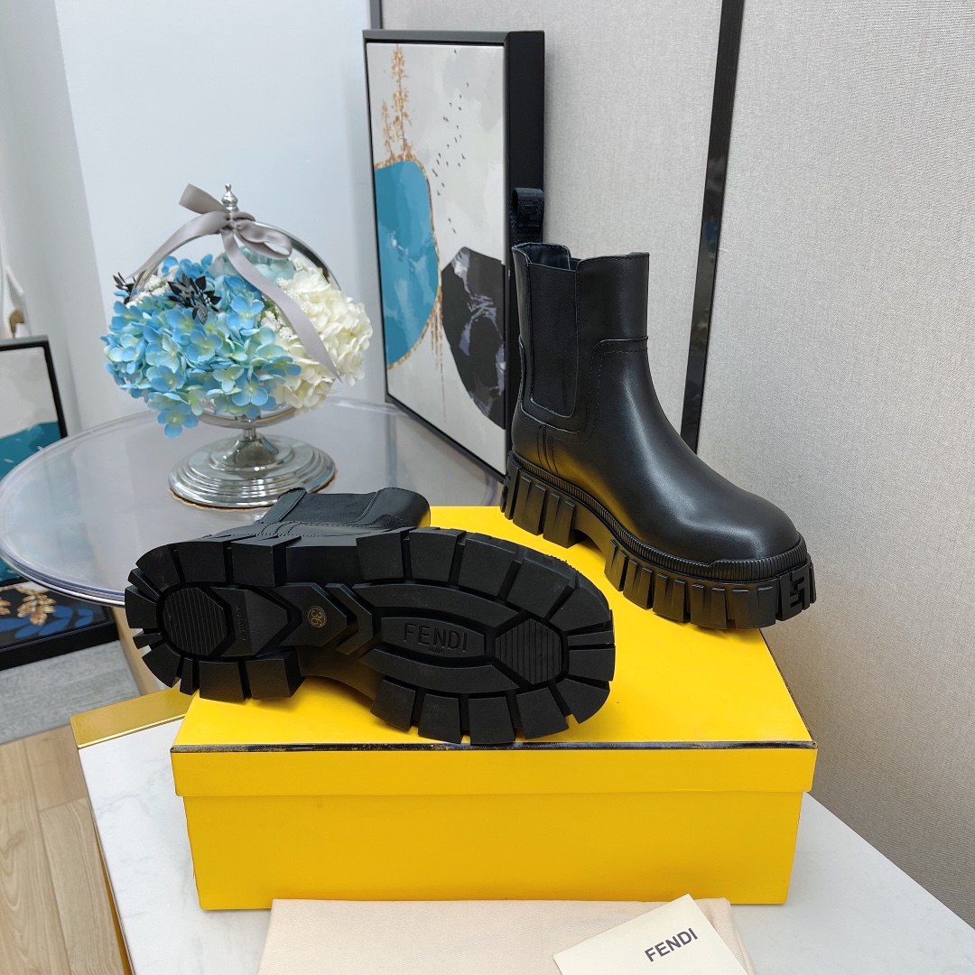 F**di Boots 5cm 02
