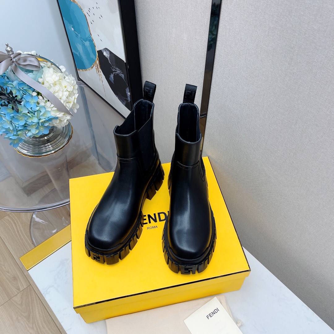 F**di Boots 5cm 02