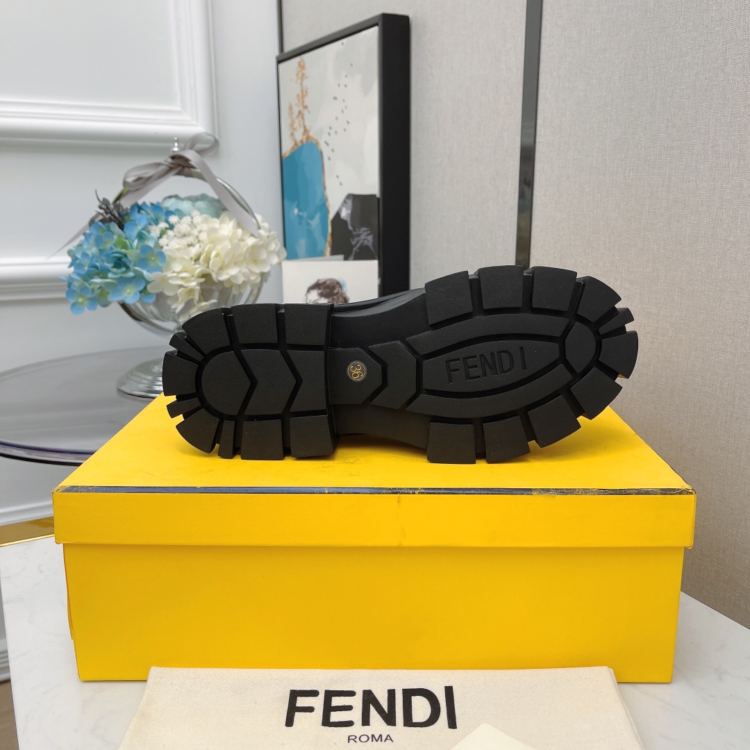 F**di Boots 5cm 04