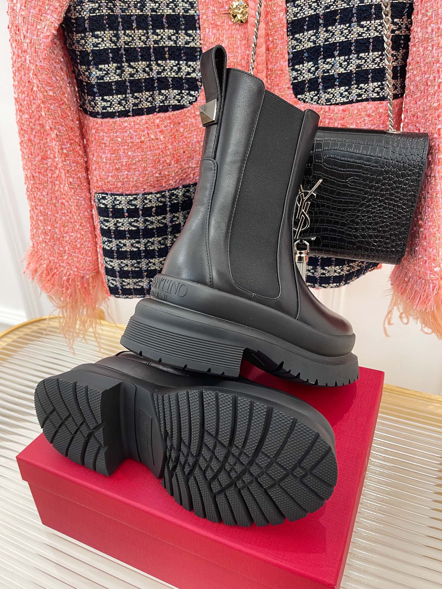 Va1e*ntin0 Boots Black