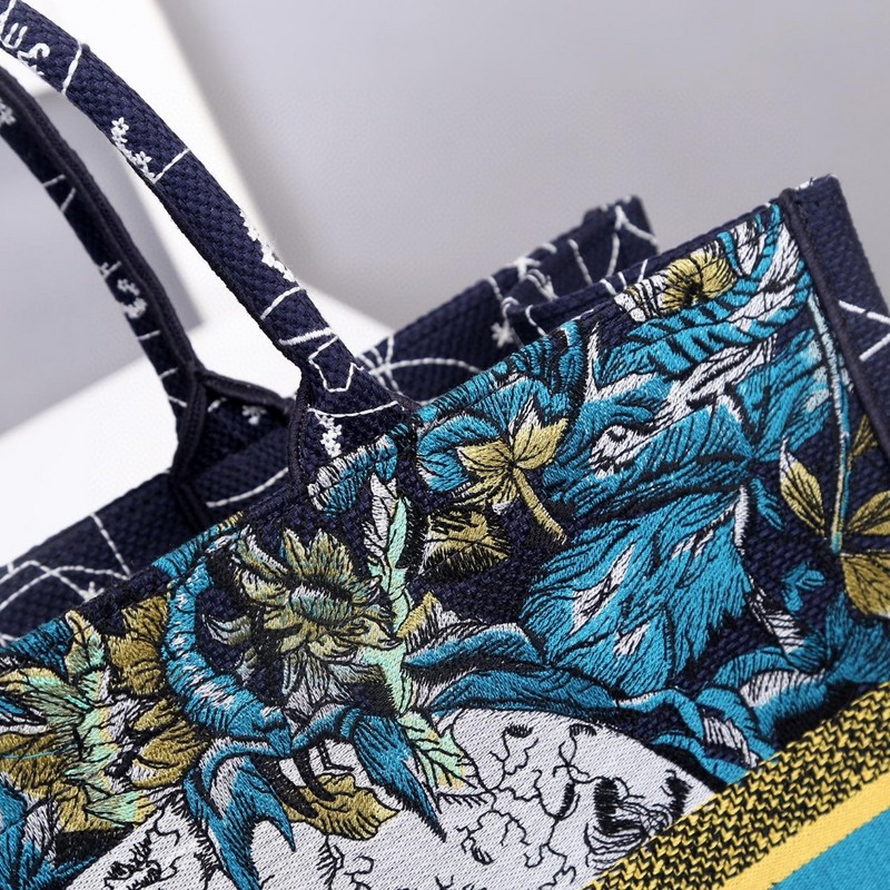 D10r Book Tote 41.5cm 