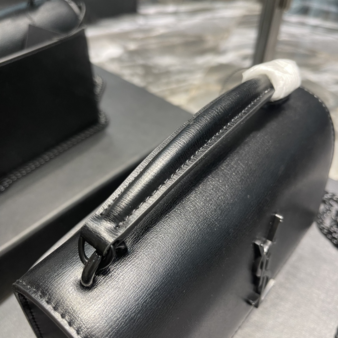 Y51 Sunset Shoulder Bag 19cm Black Hardware
