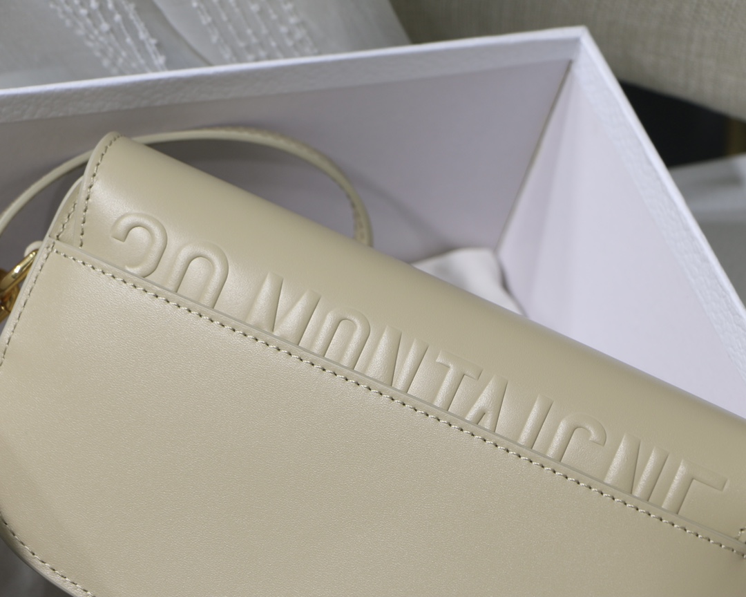 D10r Bobby East-West Bag Beige