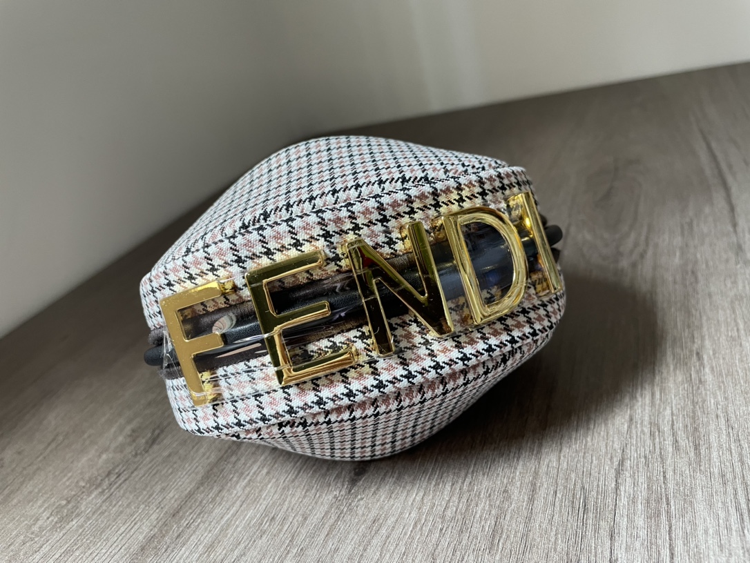 F**di Praphy Bag 16.5cm