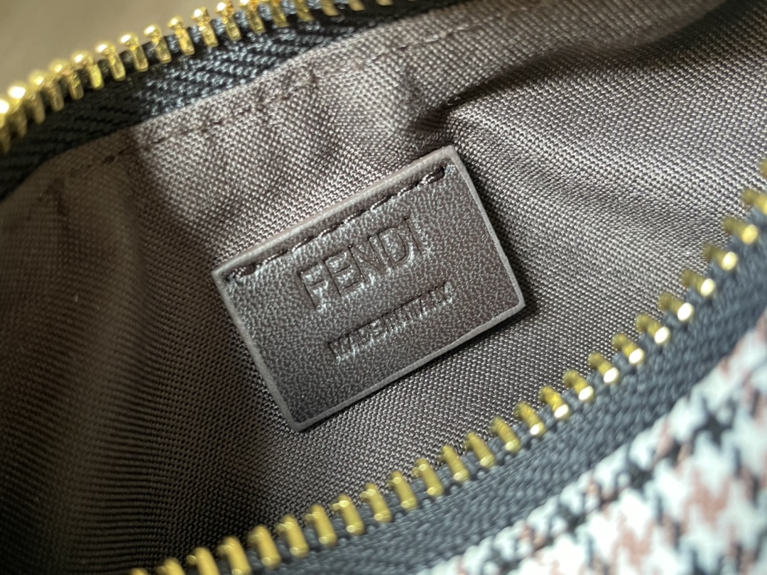 F**di Praphy Bag 16.5cm