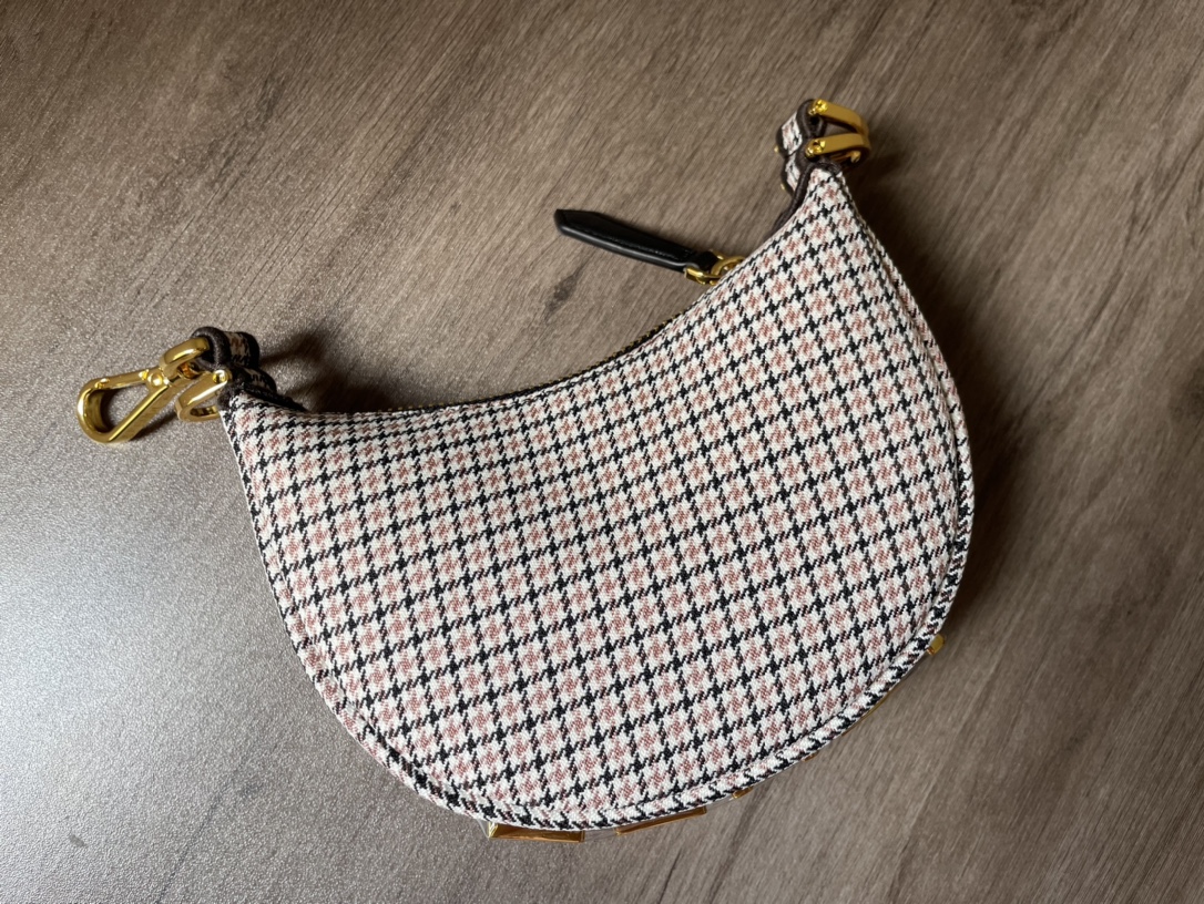 F**di Praphy Bag 16.5cm