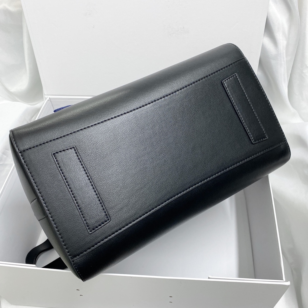 Givenchy Antigona Hanbag Black