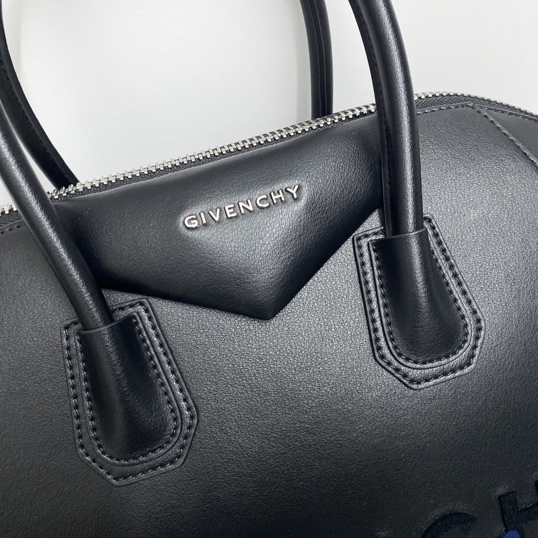 Givenchy Antigona Hanbag Black