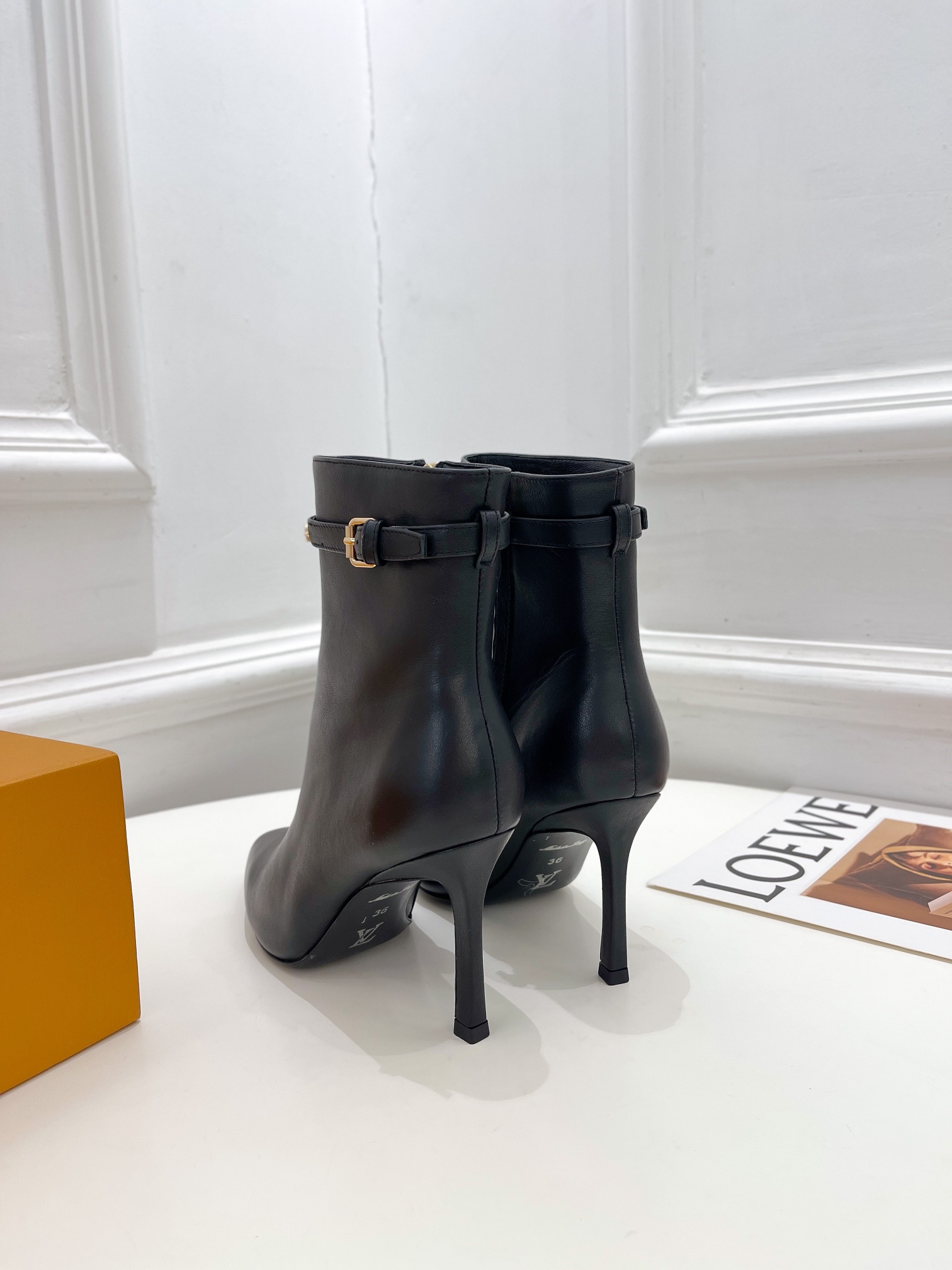 L0vis Vvtt0n Heel 8.5CM Black