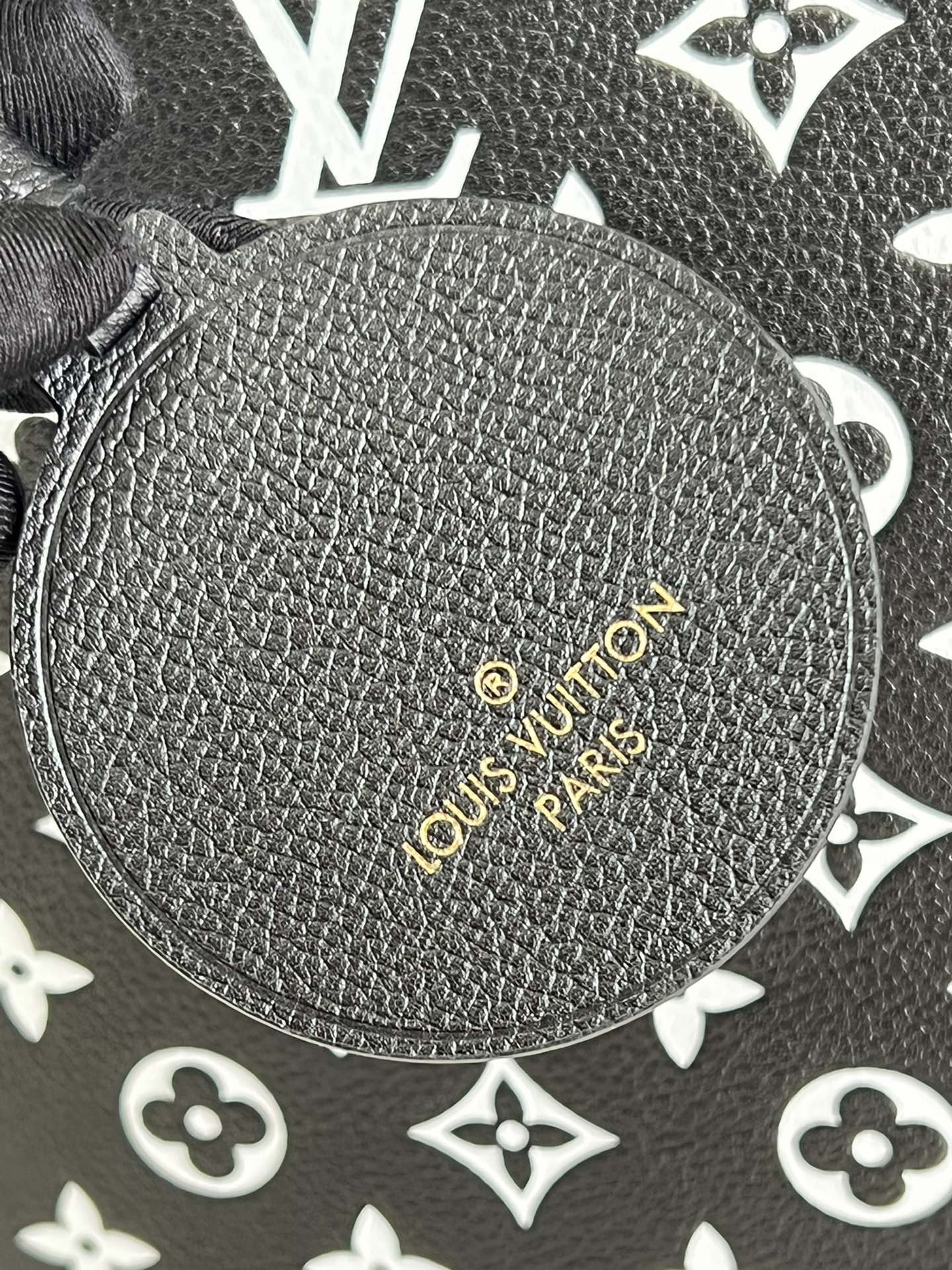 L0vis Vvtt0n Neverfull Bag M46103