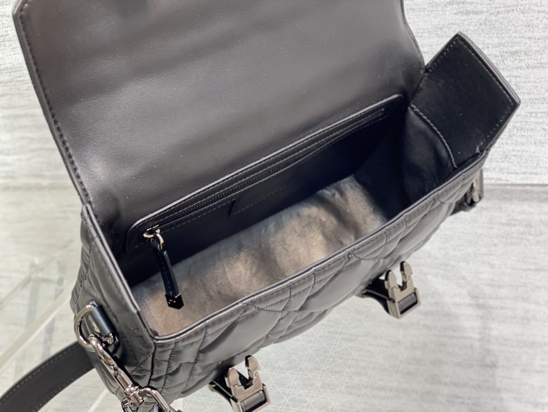 D10r Camp Bag Black