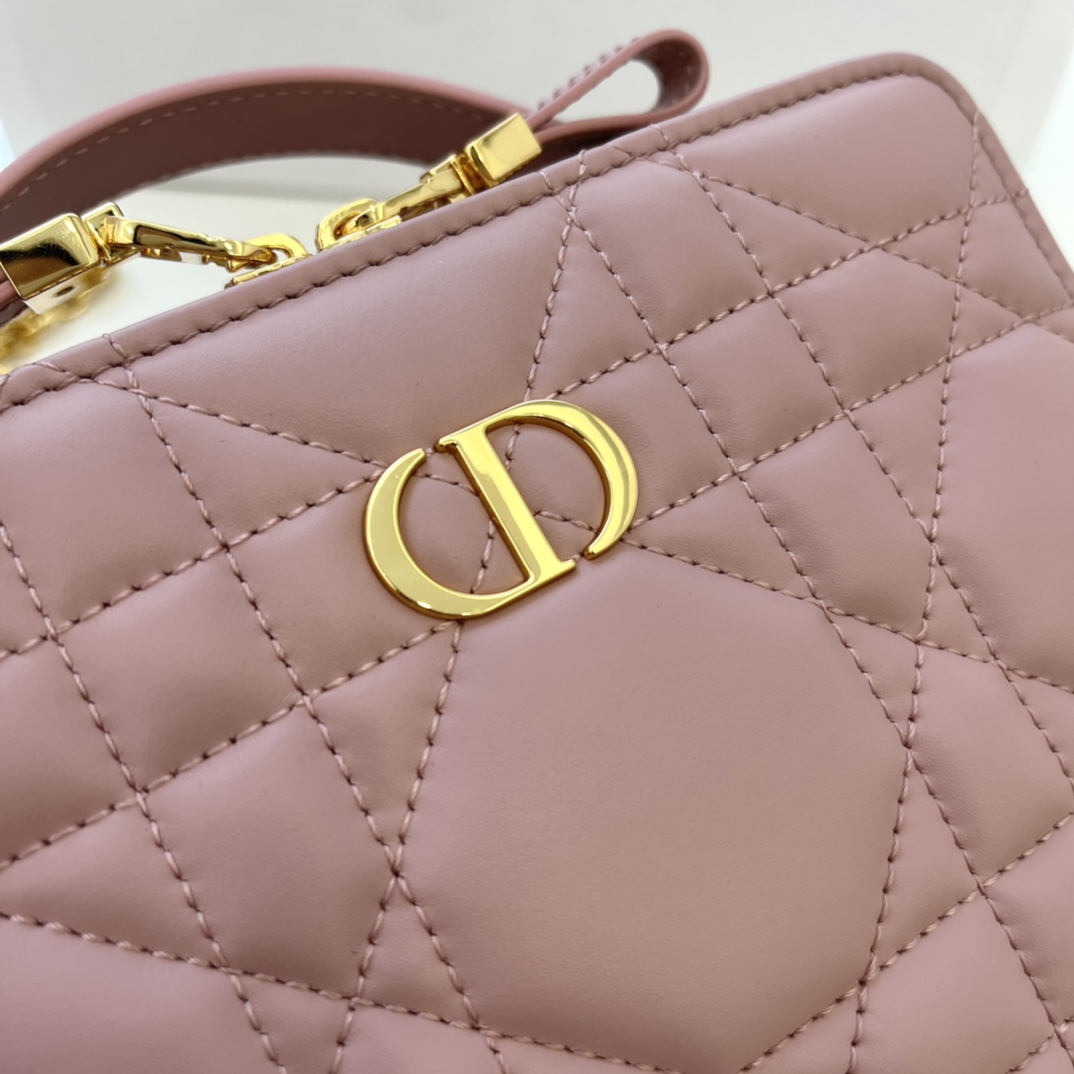 D10r Camera Bag Pink