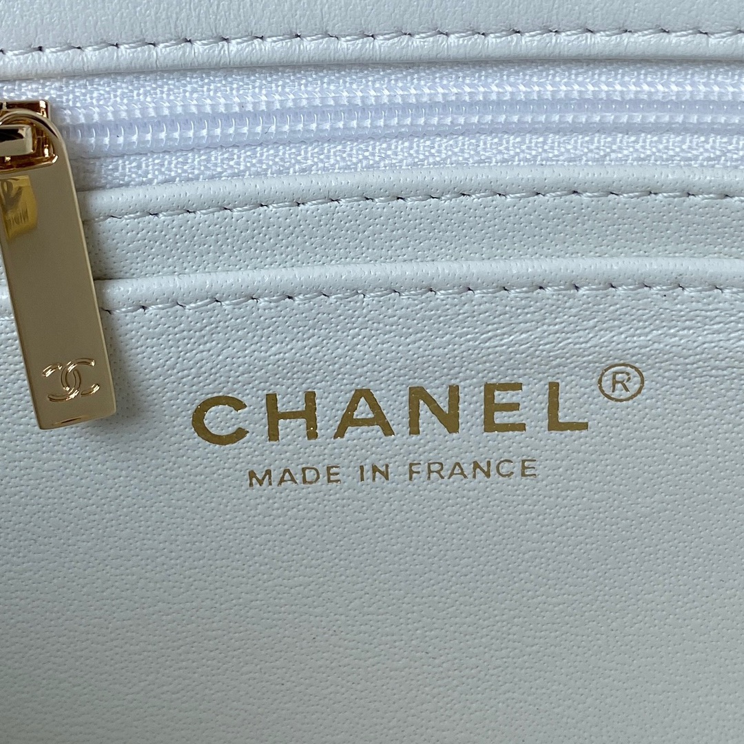 Ch**el Flap Handle Bag Lambskin 20cm White